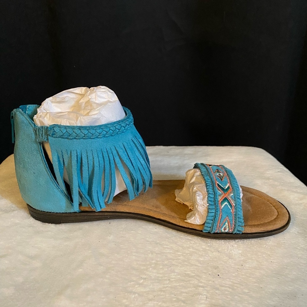 COPY - Minnetonka turquoise coco sandal size 3